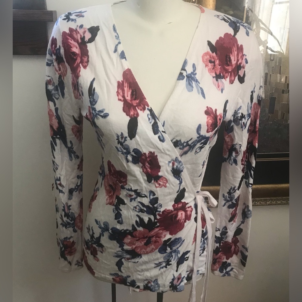 NWT - Venario Flowered Wrap Sweater -  Size Medium
